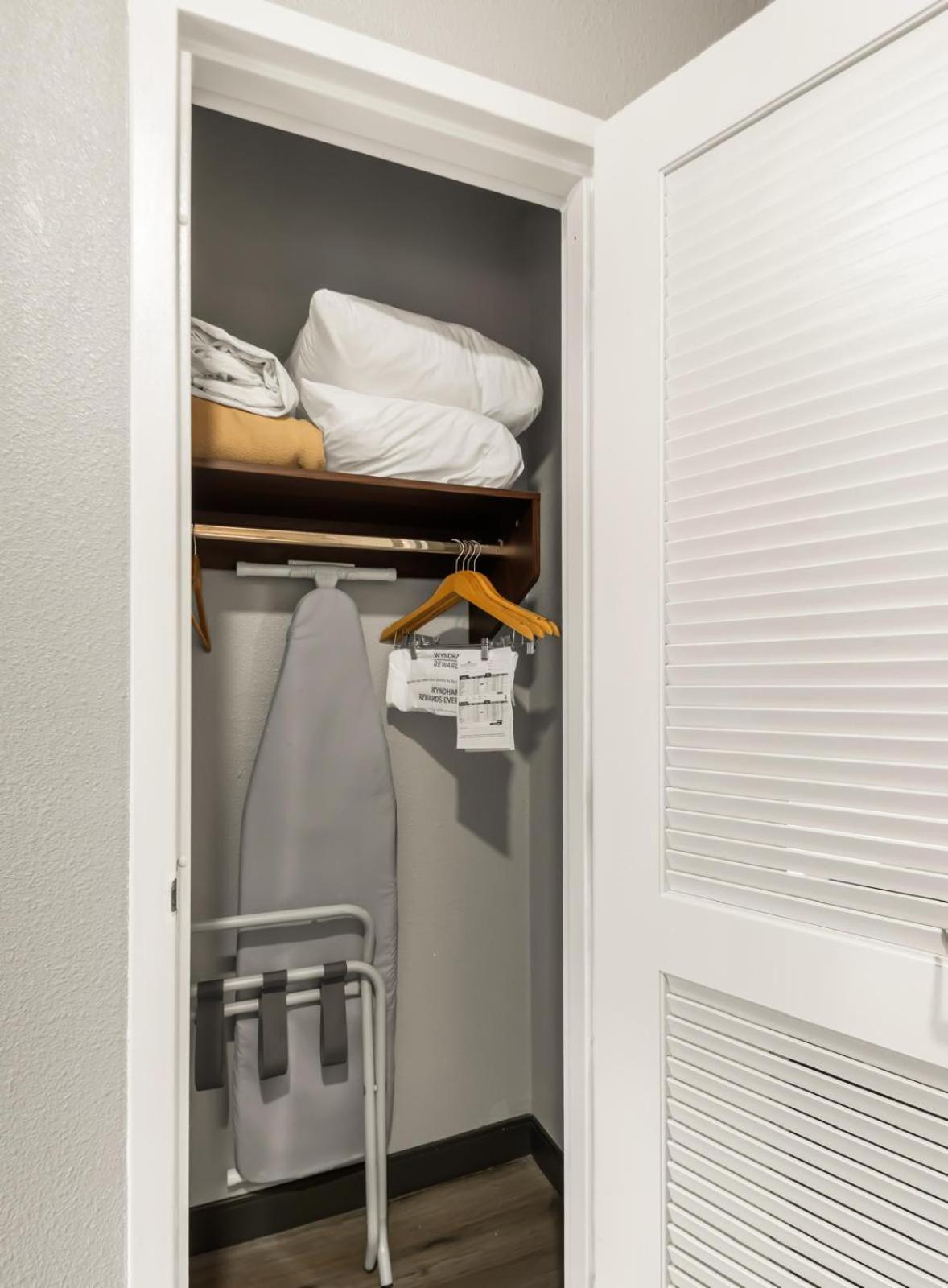 Hawthorn Extended Stay By Wyndham College Station Buitenkant foto